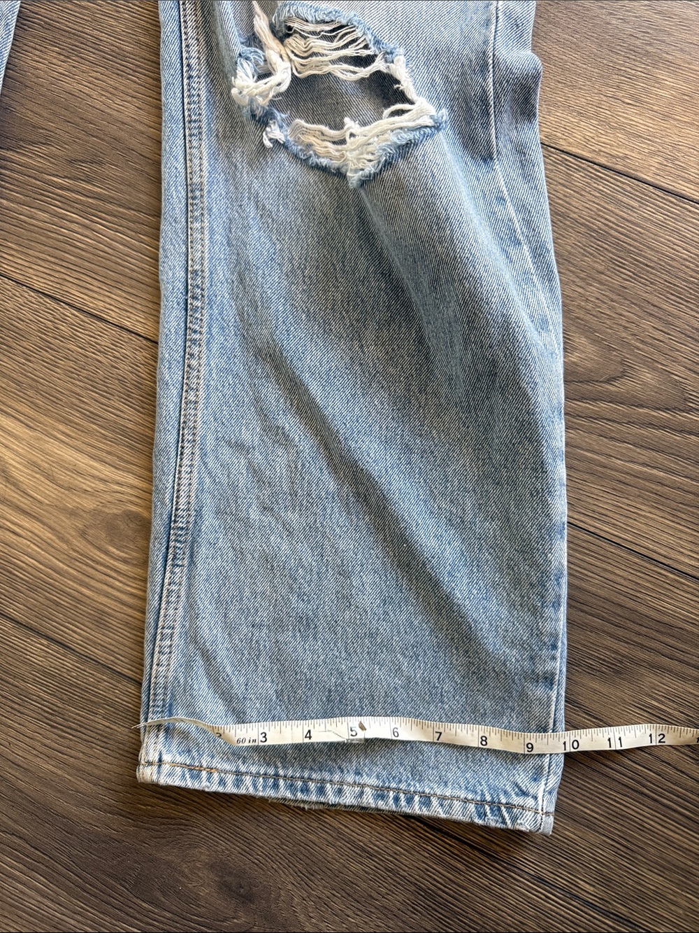 Levi’s Superlow Light Blue Distressed Women’s Jeans size 27 - Picture 11 of 12